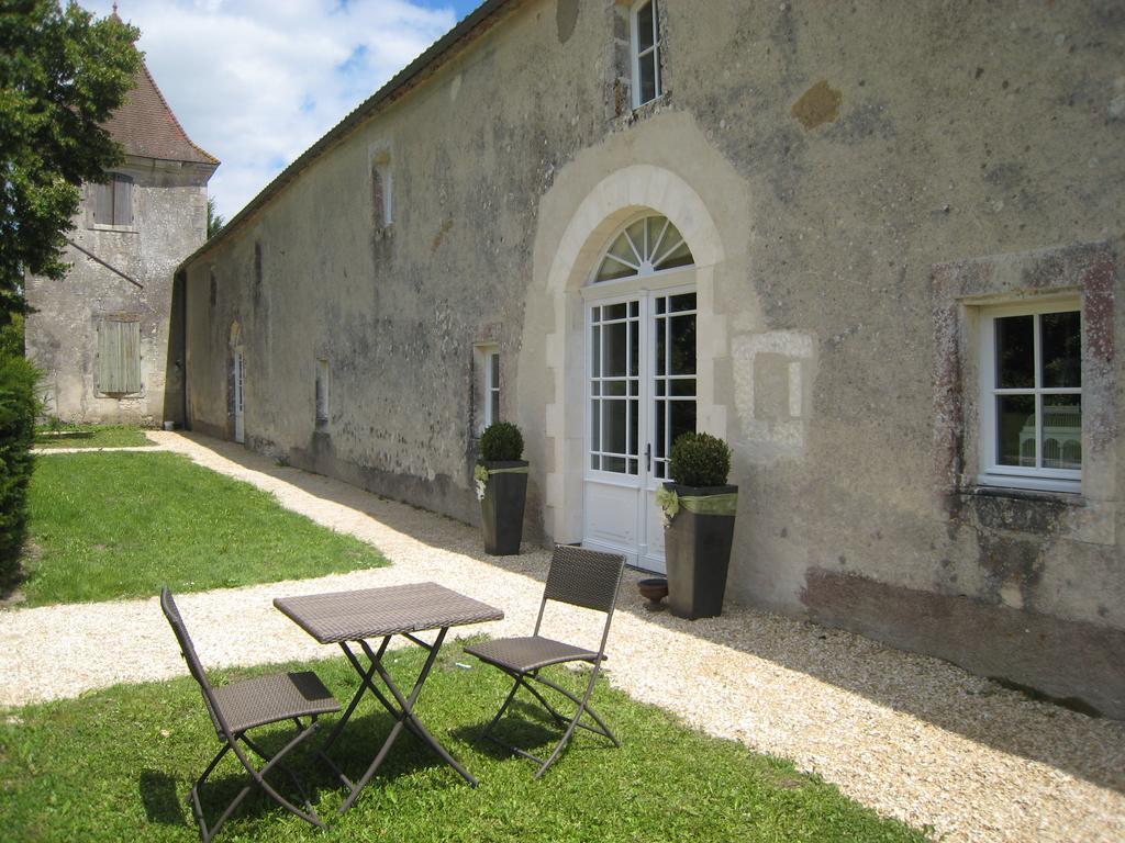 Chateau De Puyrigaud Bed & Breakfast Léoville Dış mekan fotoğraf