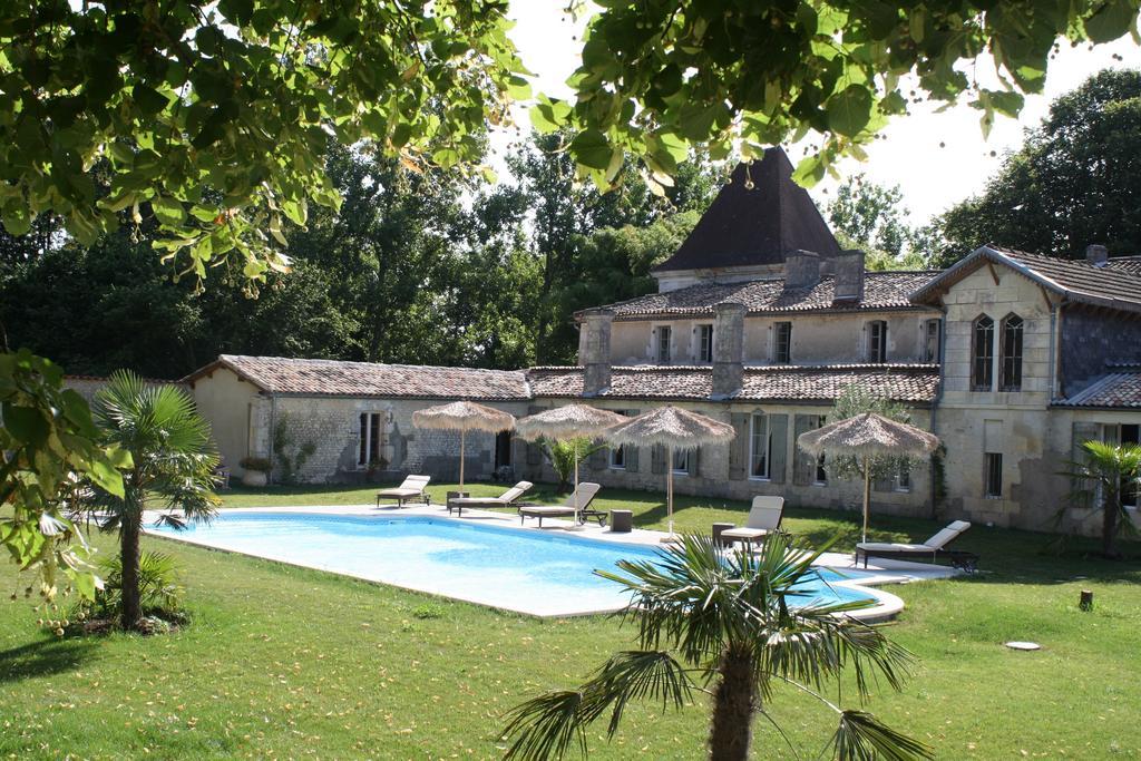 Chateau De Puyrigaud Bed & Breakfast Léoville Dış mekan fotoğraf