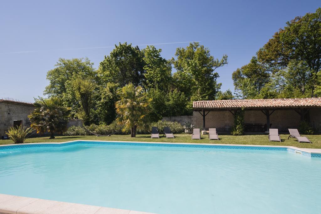 Chateau De Puyrigaud Bed & Breakfast Léoville Dış mekan fotoğraf