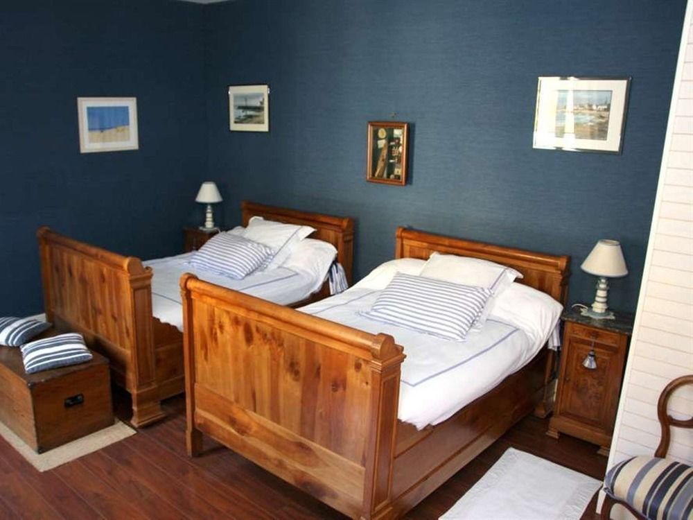 Chateau De Puyrigaud Bed & Breakfast Léoville Dış mekan fotoğraf