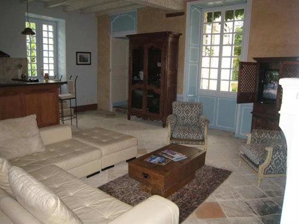 Chateau De Puyrigaud Bed & Breakfast Léoville Dış mekan fotoğraf