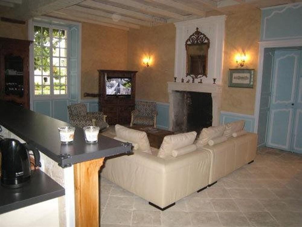 Chateau De Puyrigaud Bed & Breakfast Léoville Dış mekan fotoğraf